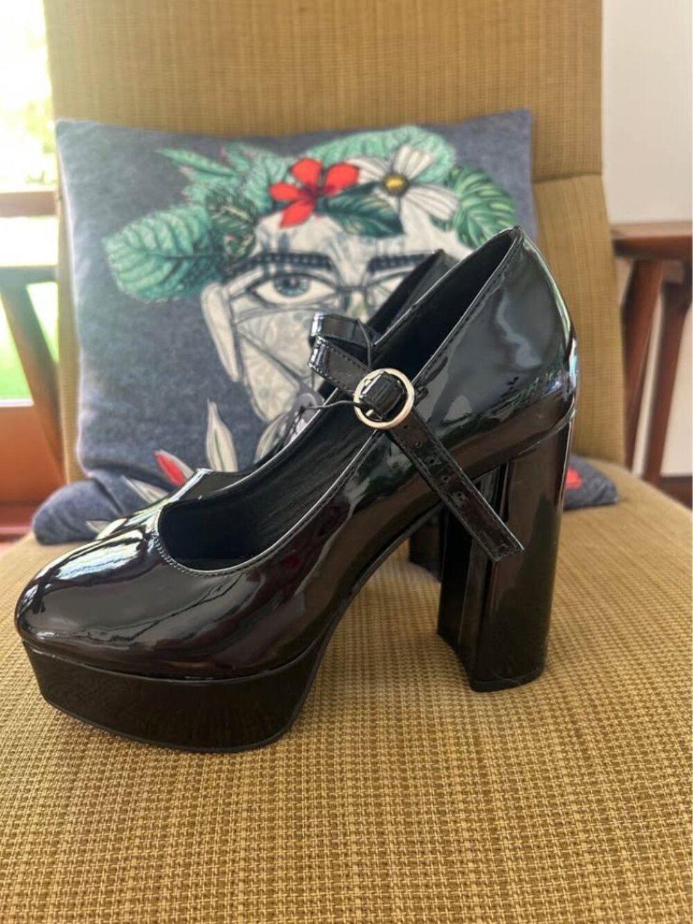 New with Tags shoes sz 7 Urban Planet